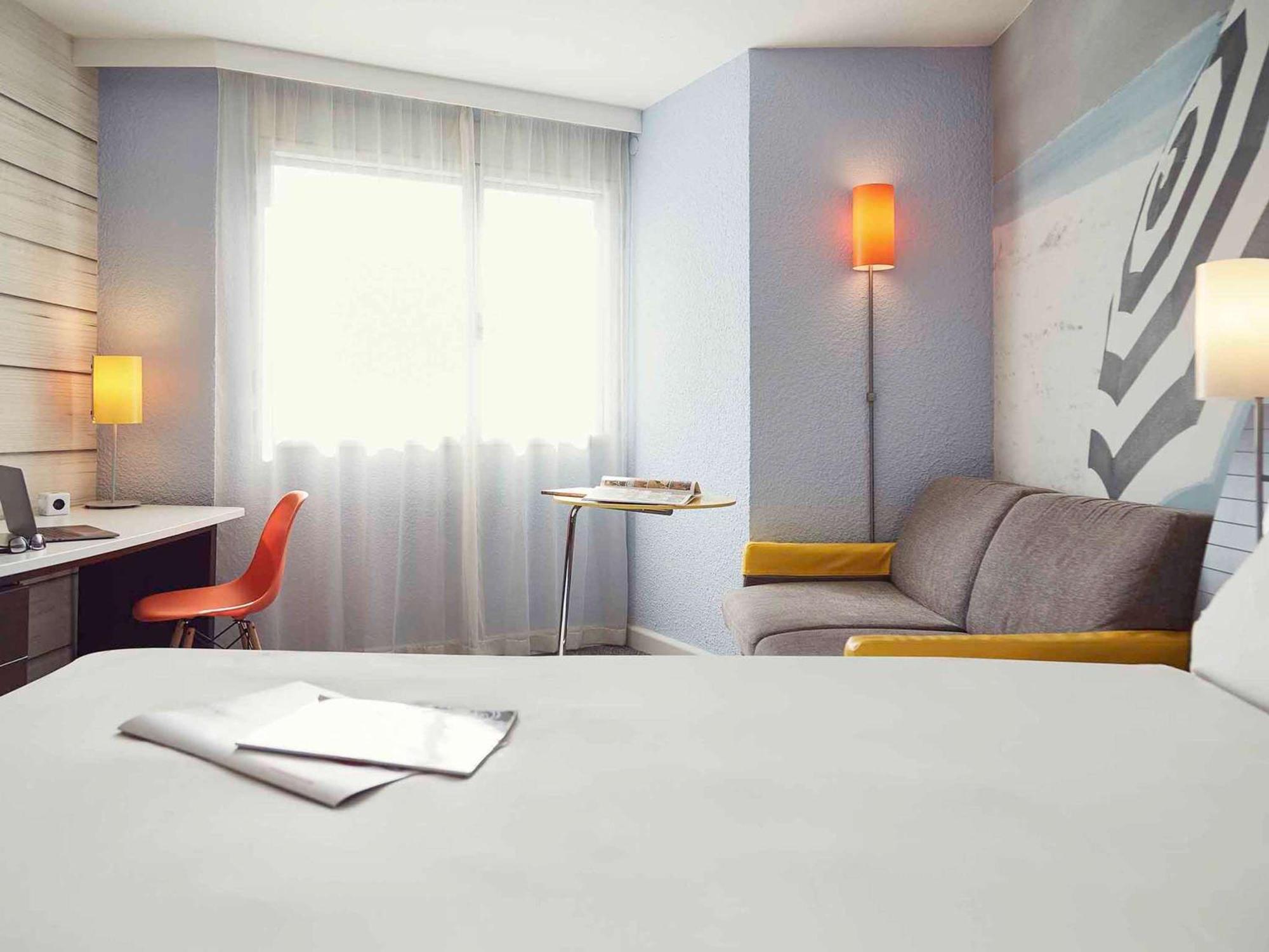 Ibis Styles Toulon La Seyne Sur Mer Buitenkant foto